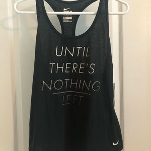 Nike Women’s tank top NWT
